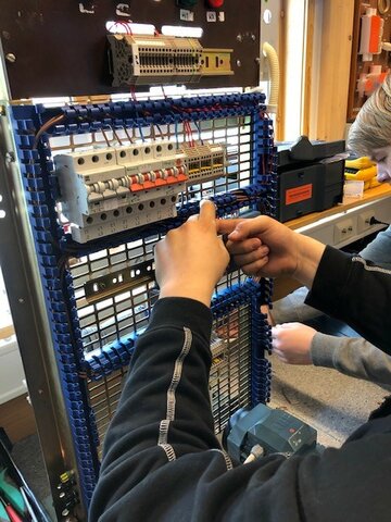 Videregående opplæring i skole - VG3 Elektriker