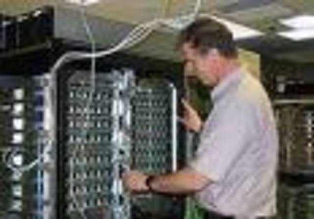 establece en este año cinco centros para superordenadores configurando con ello la principal red que utilizaría la comunidad científica a partir de se momento.