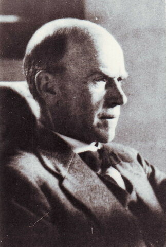 George Elton Mayo (26 de diciembre 1880- 7 de septiembre 1949)