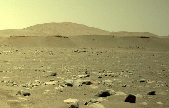 First  photos and soil samples from Mars