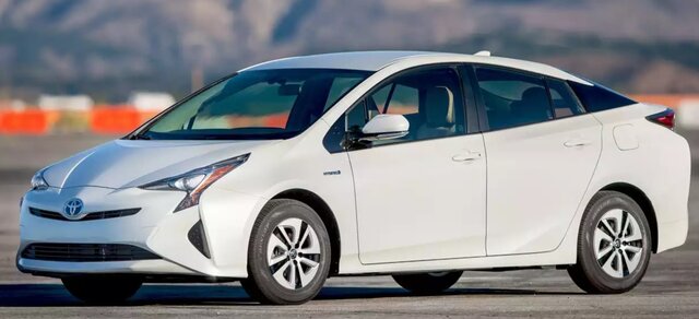 Toyota Prius - самый продаваемый гибридный автомобиль в мире​