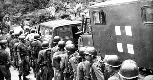 El 6 de noviembre de 1974 impuso por decreto el estado de sitio.