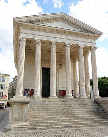 Maison Carrée