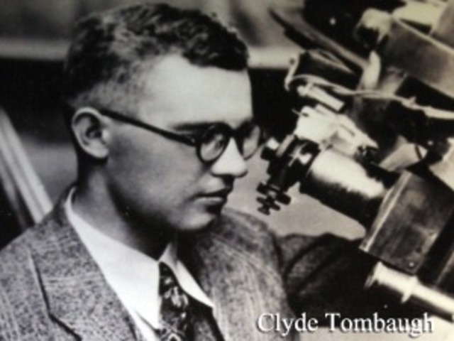 Clyde Tombaugh discovers the planet pluto