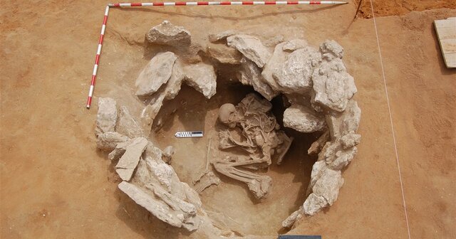 CULTURA DE LOS SEPULCROS DE  FOSA