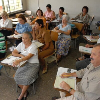Timeline: Historia de la Educación para Adultos en México 1934 - 2021