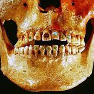 Timeline: ODONTOLOGÍA A TRAVÉS DEL TIEMPO