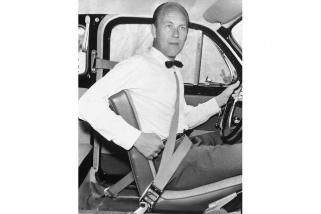 El primer cinturón de seguridad para un motocar como equipamiento de serie