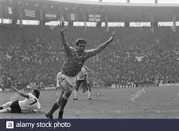 El primer gol oficial