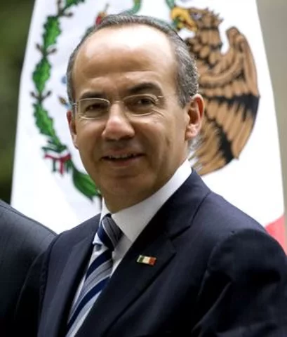 Felipe Calderón(2006-2012).Se puso en marcha un programa especial para la educación abierta y a distancia para niveles universitarios