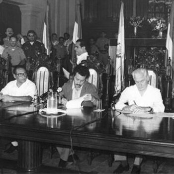 Firma de Acuerdo de Esquipulas I y II