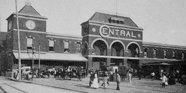 Introducción del Ferrocarril al País