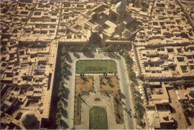 The Capital Moves to Isfahan