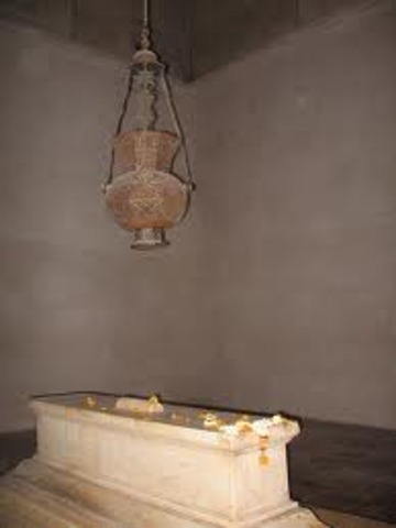 Construction of Akbars tomb started