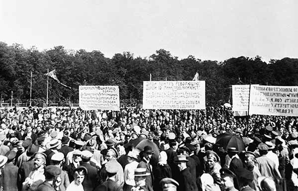 Alzamiento de burgueses y obreros en las jornadas de julio.