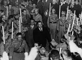 México entra en estado de guerra