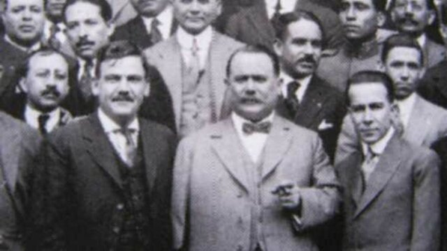 INSTITUCIONALIZACIÓN DEL GOBIERNO