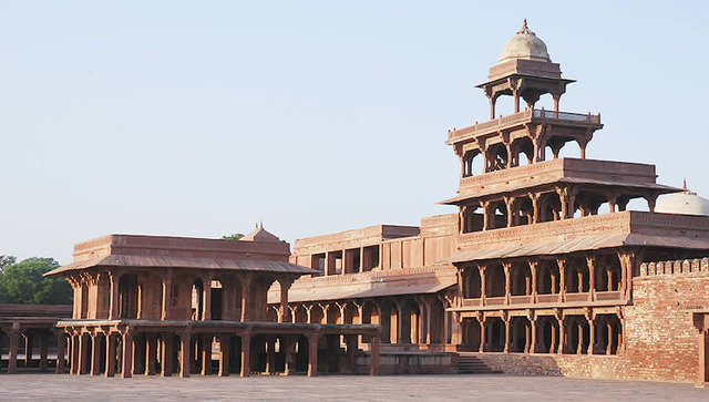 Built Fatehpur Sikri