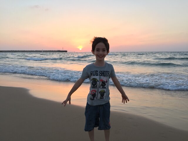 בגיל 5, בחצי שנה אמרו לי ולאוד כמה ילדים ללכת פעם  בשבוע ללמוד שיעור מתמטיקה אחד אם כיתות א'