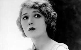 +2: Mary Pickford, Hollywood Actress