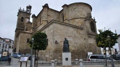 Iglesia de Santa María la mayor .