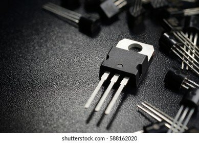 SEGUNDA GENERACIÓN (1958-1964)