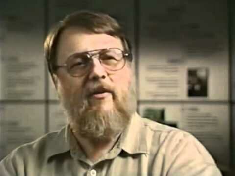 S'envia el primer E-Mail de la història