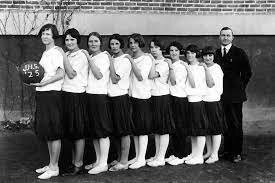 Se incorpora a los Juegos Olímpicos un equipo femenino