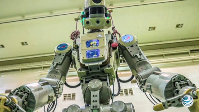 2011. ROBOT ASTRONAUTA