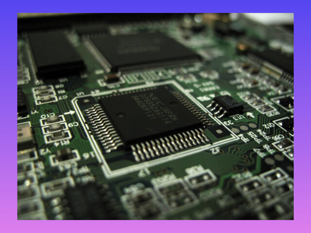 1971: Microprocesador.