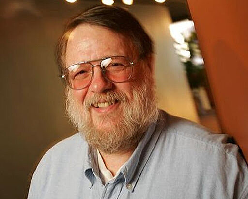 PRIMER CORREO ENVIADO POR RAY TOMLINSON