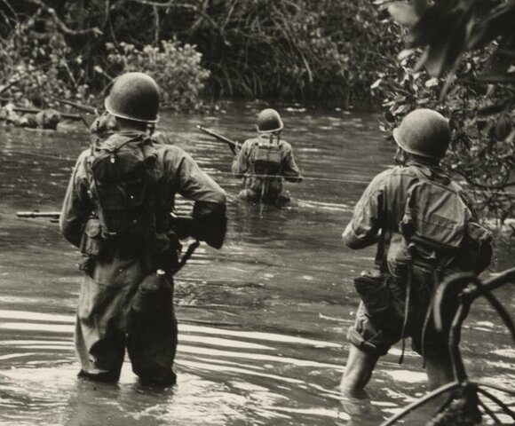 Las fuerzas estadounidenses combaten contra Japón en el Pacífico