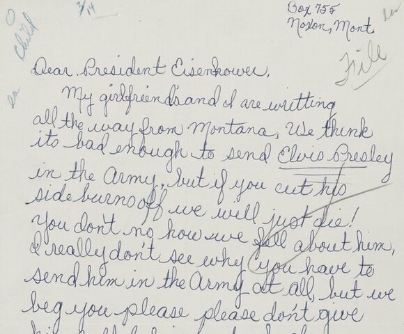 Elvis Presley comienza su carrera discográfica en Memphis, Tennessee