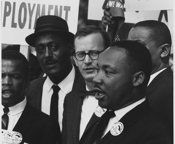 Martin Luther King hijo lidera la marcha en Washington