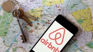 2008 Airbnb: La revolución de las agencias de viajes.