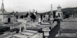 Ley de cementerios laicos