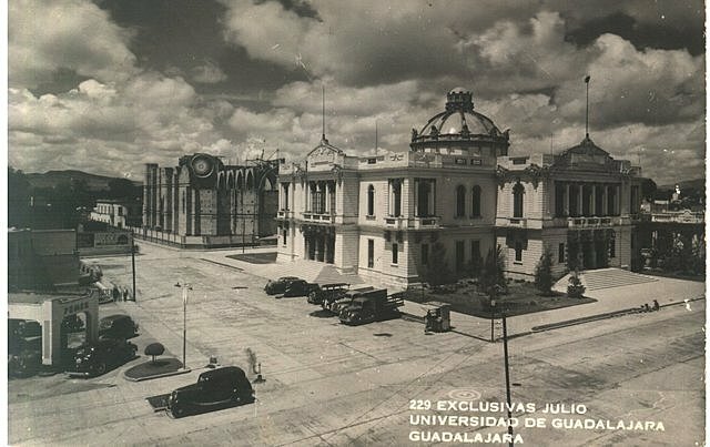 se instaura nuevamente la Universidad de Guadalajara