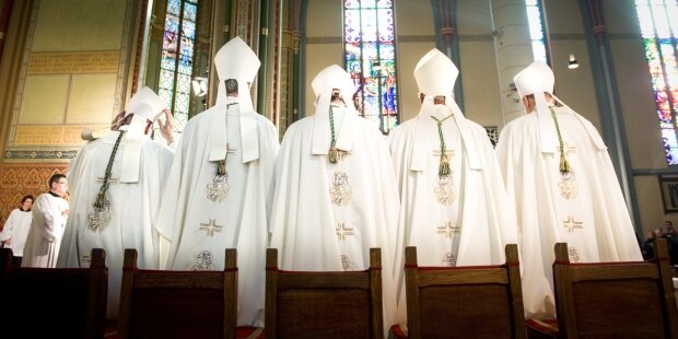 existencia jurídica de los diócesis  en santa marta, Cartagena y Popayán