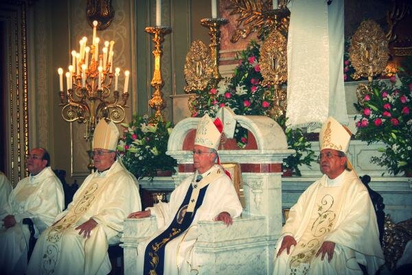 La diócesis samaria es elevada a la categoría de arquidiócesis