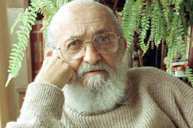 PAULO FREIRE
