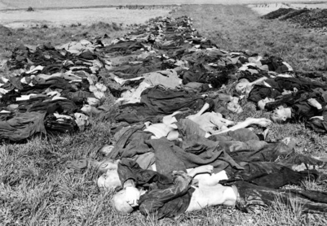 Himmler orders the liquidation of all Jewish ghettos in Poland