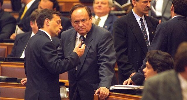 Torgyán lemond miniszteri posztjáról