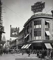 Creación de las primeras líneas de transporte eléctricas en ciudades