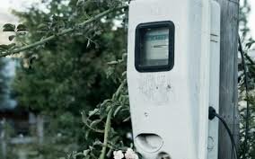 Se dicta la Ley General de Servicios Eléctricos