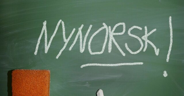 Nynorsk og bokmål blir sidestilte målformer