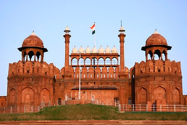 Shifted Capitol to Delhi