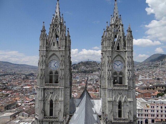 construcción de la basilca al voto nacional