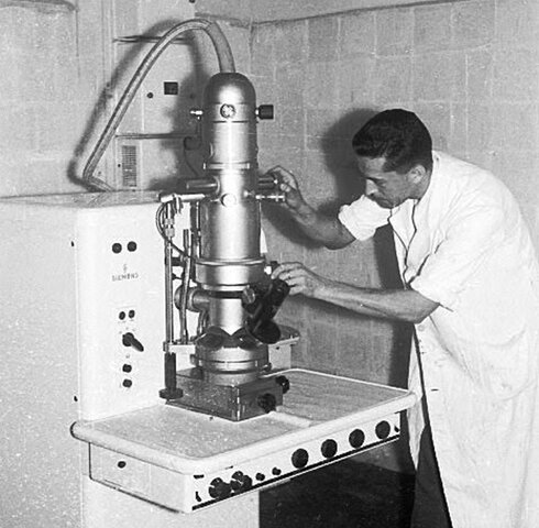 Creación del microscopio electronico