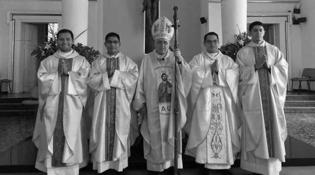 se traslado la diócesis samaria a santafé