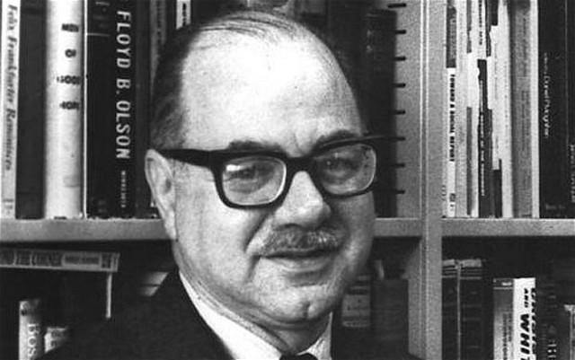 Daniel Bell - The Information Age